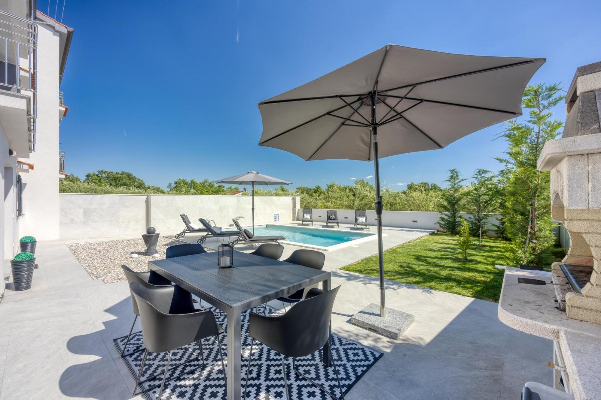 Luana With Private Pool Appartamento *